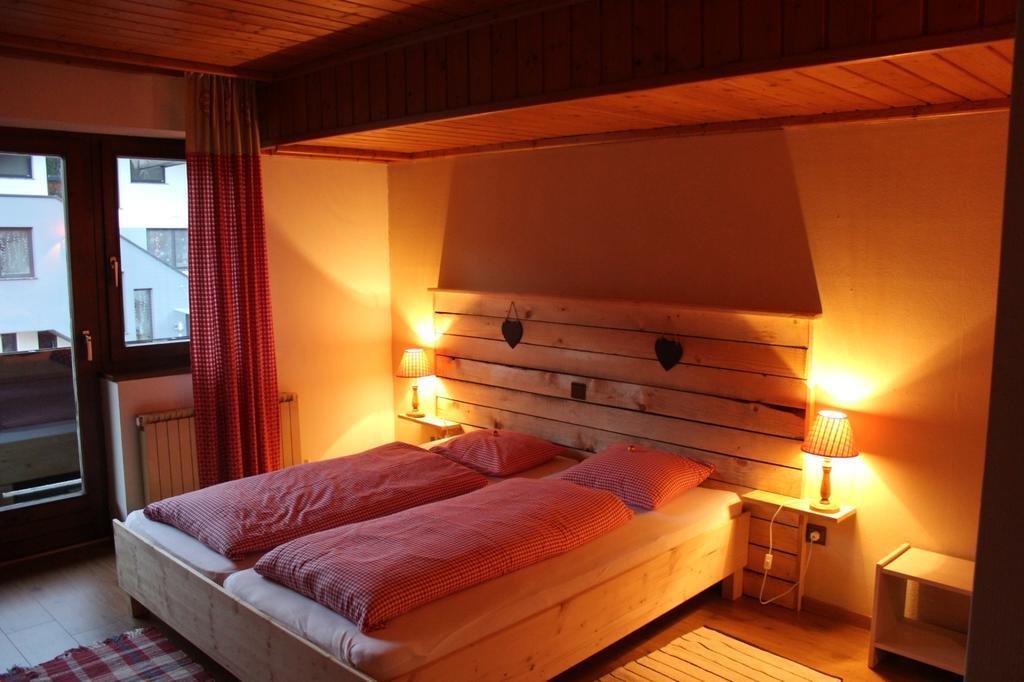 Haus Lena Lägenhet Sankt Martin bei Lofer Exteriör bild